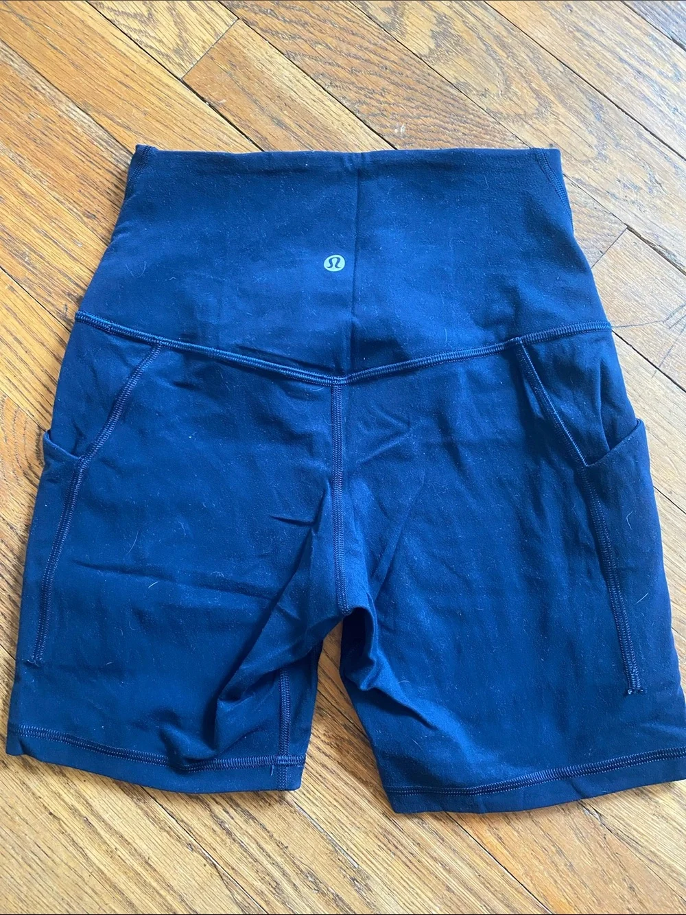 Lululemon navy align shorts with pockets size 6